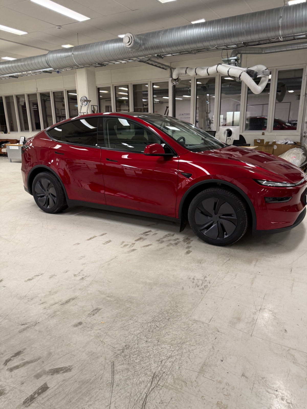 Speilblank coatet Tesla hos Nordisk Bilpleie